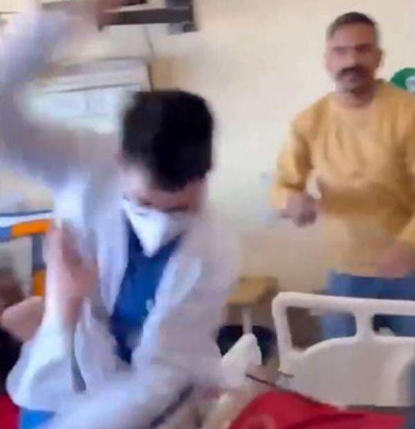 Viral, Dokter Berkali-kali Pukuli Pasien saat Pemeriksaan Viral, Dokter Berkali-kali Pukuli Pasien saat Pemeriksaan