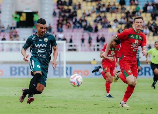 Liga 1 PSS Sleman vs Persebaya: Bajul Ijo Dilibas Elang Jawa 3-1