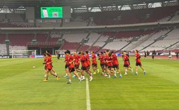 Jelang Timnas Indonesia Vs Jepang: Bintang Samurai Biru Kritik Kualitas Rumput SUGBK