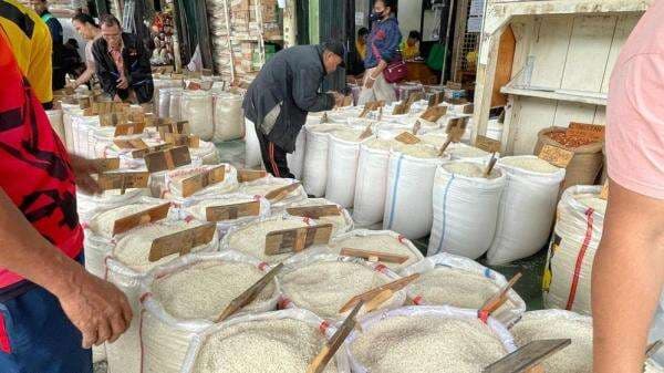 Mentan Targetkan Penyerapan Beras hingga 2,5 Juta Ton pada Panen Raya 2026 Mentan Targetkan Penyerapan Beras hingga 2,5 Juta Ton pada Panen Raya 2026