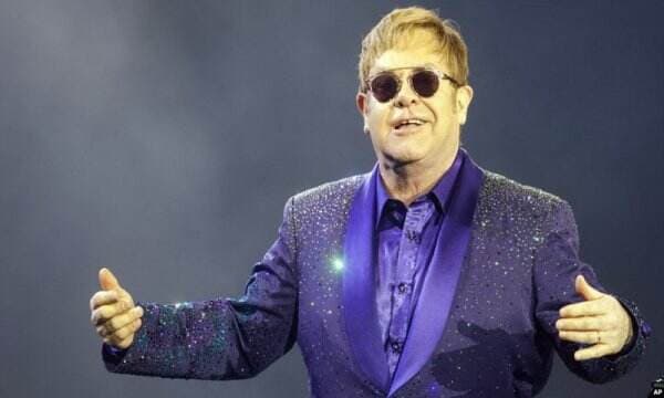 Kisah Perjuangan Elton John Tetap Berkarya Usai Kehilangan Penglihatan Matanya