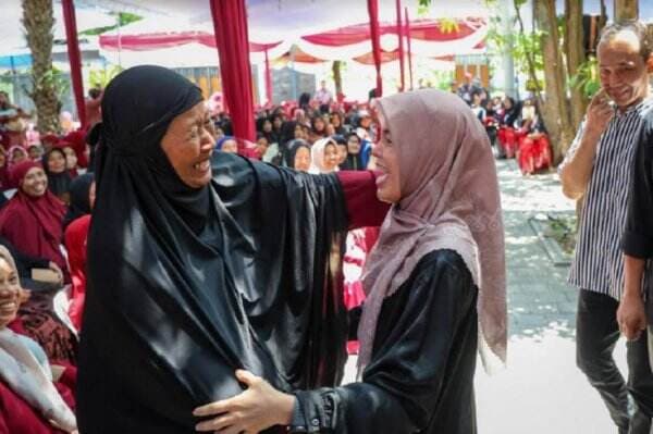 Emak-emak Muslimat di Lumajang Antusias Ketemu Atikoh Ganjar: Harus Jadi Ibu Negara