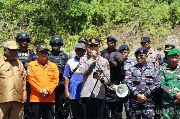 Bom Aktif Peninggalan PD II Dimusnahkan di Biak Numfor, Cegah Insiden Ledakan Berulang Bom Aktif Peninggalan PD II Dimusnahkan di Biak Numfor, Cegah Insiden Ledakan Berulang