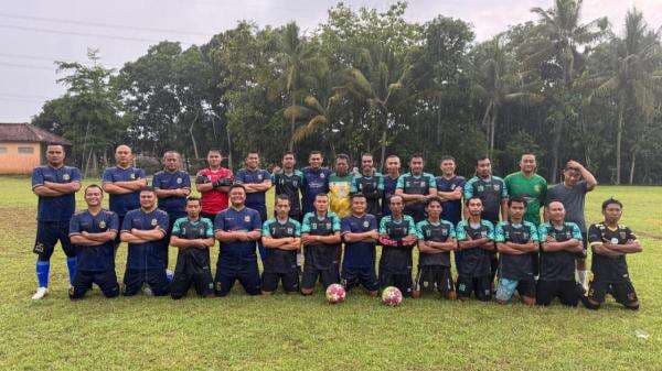 Polres Ciamis Gelar Sepak Bola Persahabatan untuk Wujudkan Pilkada Aman dan Kondusif