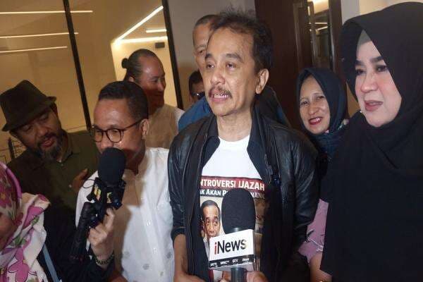 Pengacara Roy Suryo: Polisi dan Jaksa Ragu-ragu di Kasus Ijazah Jokowi Pengacara Roy Suryo: Polisi dan Jaksa Ragu-ragu di Kasus Ijazah Jokowi