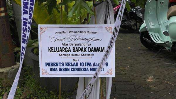 Villa Pinus Berduka, Satu Keluarga Korban Kecelakaan Bus Umrah Dimakamkan di Arab Saudi Villa Pinus Berduka, Satu Keluarga Korban Kecelakaan Bus Umrah Dimakamkan di Arab Saudi