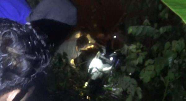 Kecelakaan Mengerikan Motor Vario Terjun ke Sungai di Jombang, Ajaib Ibu dan Anak Selamat Kecelakaan Mengerikan Motor Vario Terjun ke Sungai di Jombang, Ajaib Ibu dan Anak Selamat