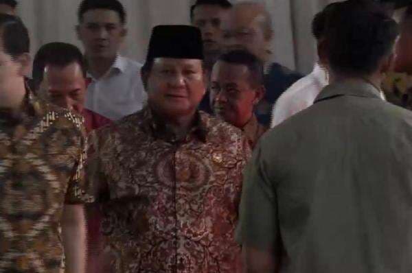 Presiden Prabowo Bareng Didit Kunjungi Rumah Kapolri di Hari Natal Presiden Prabowo Bareng Didit Kunjungi Rumah Kapolri di Hari Natal