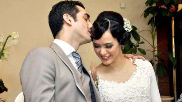 Fachri Albar dan Renata Kusmanto Ternyata Sudah Resmi Bercerai Fachri Albar dan Renata Kusmanto Ternyata Sudah Resmi Bercerai