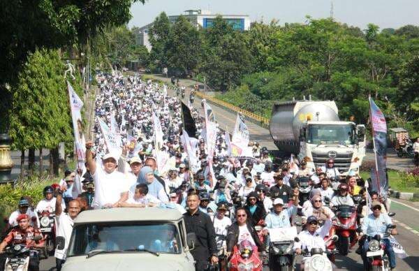 Lima Ribu Lebih Relawan Arak Cabup Bogor Rudy Susmanto Menuju Kampanye Akbar di Sentul