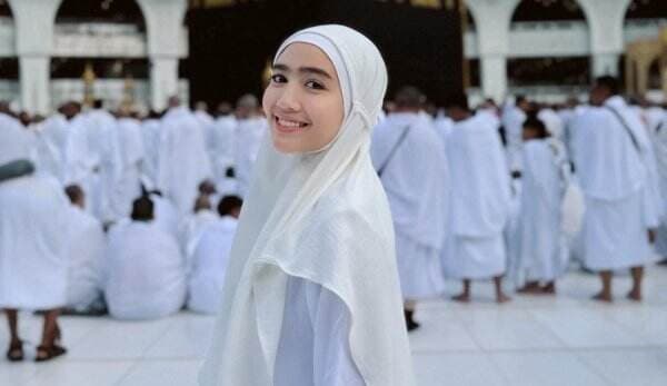 Febby Rastanty Tak Pernah Diajarkan Shalat oleh Orang Tua, Ternyata Ini Alasannya