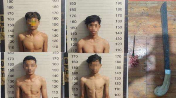 Polisi Ringkus Kawanan Pelaku Pengeroyokan di Makassar yang Membuat Kepala Korban Terluka Parah Polisi Ringkus Kawanan Pelaku Pengeroyokan di Makassar yang Membuat Kepala Korban Terluka Parah