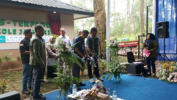 Kolaborasi 21 BUMN Resmikan TPST-3R Cikole Untuk Kawasan Wisata Perhutani di Lembang