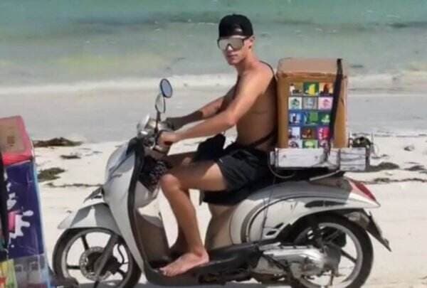 Sampai Mandalika untuk MotoGP, Viral Filip Salac Sibuk Keliling Jualan Es Krim di Pantai