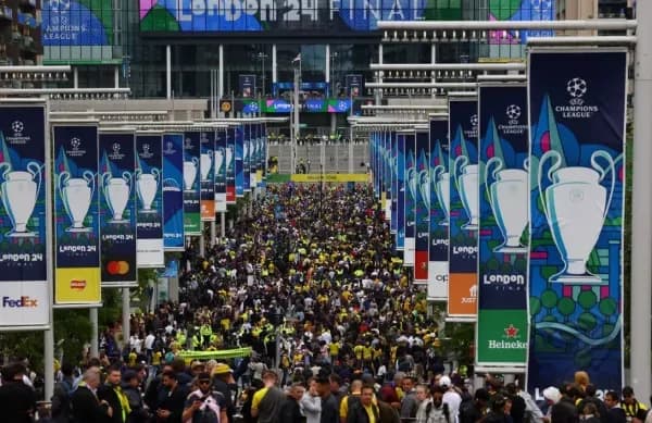 Padati Stadion Wembley, Puluhan Ribu Suporter Borussia Dortmund Siap Teror Real Madrid di Final Liga Champions 2023-2024
