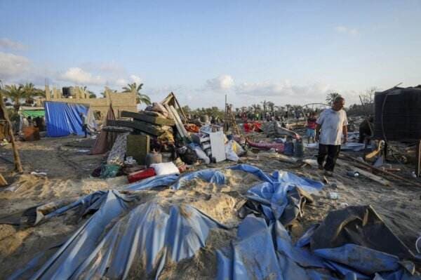 Rudal Israel Bakar Kamp Tenda Warga Palestina, 40 Orang Tewas dan 65 Terluka