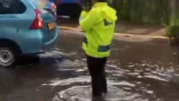 Hujan, Jalan di Kemang dan Dharmawangsa Jaksel Tergenang Banjir