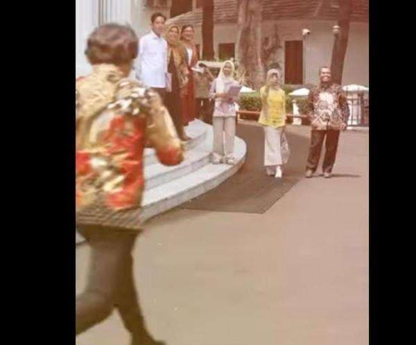Momen Lucu Kak Seto Salami Gibran di Istana Wapres Momen Lucu Kak Seto Salami Gibran di Istana Wapres
