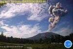 Gunung Ibu Erupsi Dua Kali, Semburkan Abu Vulkanik 3.000 Meter