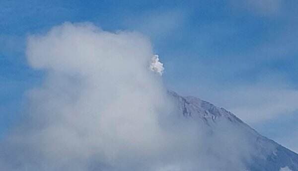 Gunung Semeru 3 Kali Erupsi Pagi Ini, Warga Diimbau Tak Beraktivitas dalam Radius 5 Km