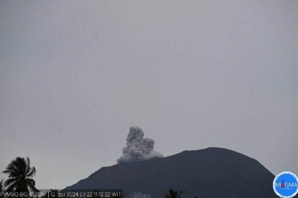 Gunung Ibu di Halmahera Kembali Erupsi Malam Ini, Ketinggian Abu Vulkanik Capai 600 Meter