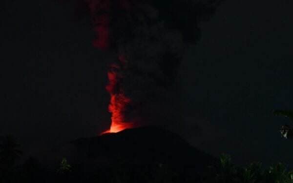 Gunung Ibu di Halmahera Barat Meletus Hari Ini, PVMBG: Jauhi Radius 5 Km