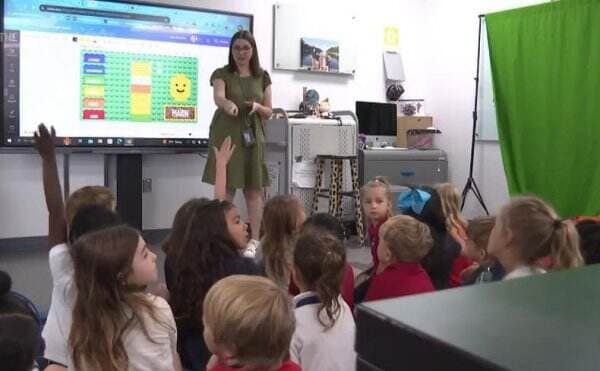 10 Negara dengan Gaji Guru Tertinggi di Dunia, Ada yang Tembus Rp100 Juta per Bulan 10 Negara dengan Gaji Guru Tertinggi di Dunia, Ada yang Tembus Rp100 Juta per Bulan