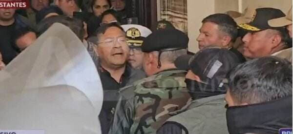 Hadap-hadapan dengan Panglima Militer yang Pimpin Kudeta, Presiden Bolivia: Saya Kapten Anda Saya Perintahkan Tarik Pasukan