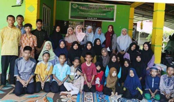 Hari Kartini 2025: Ini Kisah Ibu Faizal Rawat Puluhan Anak Yatim Seorang Diri Hari Kartini 2025: Ini Kisah Ibu Faizal Rawat Puluhan Anak Yatim Seorang Diri