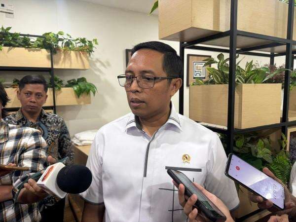 Alasan Hasan Nasbi Mundur dari Kepala PCO, Tinggalkan Gaji Rp18 Juta tapi Punya Harta Rp41,3 Miliar Alasan Hasan Nasbi Mundur dari Kepala PCO, Tinggalkan Gaji Rp18 Juta tapi Punya Harta Rp41,3 Miliar