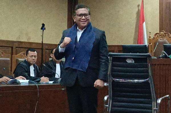 Hasto Didakwa Suap Eks Komisioner KPU Rp600 Juta, Dilakukan Bersama Harun Masiku Hasto Didakwa Suap Eks Komisioner KPU Rp600 Juta, Dilakukan Bersama Harun Masiku