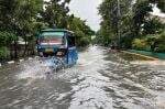 Hujan Deras Seharian, 4 RT di Jakbar Masih Terendam Banjir Pagi Ini