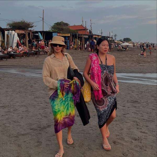 5 Potret Hyoyeon SNSD Liburan di Bali, Pakai Kain Pantai Khas hingga Ajak Driver Ojol Joget TikTok 5 Potret Hyoyeon SNSD Liburan di Bali, Pakai Kain Pantai Khas hingga Ajak Driver Ojol Joget TikTok