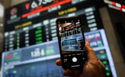 IHSG Tertekan di Sesi I, Turun ke Level 7.080