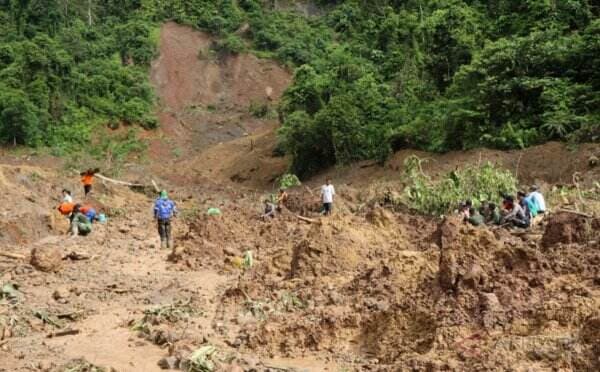 BPBD: 40 Orang Tertimbun Longsor di Tambang Emas Solok