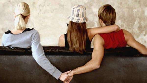 9 Arti Mimpi Mantan Datang ke Rumah, Ternyata Bukan Hanya Perasaan Rindu! 9 Arti Mimpi Mantan Datang ke Rumah, Ternyata Bukan Hanya Perasaan Rindu!