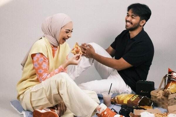 Ira Nandha Umumkan Kabar Kehamilan Usai Maafkan Perselingkuhan Suami Ira Nandha Umumkan Kabar Kehamilan Usai Maafkan Perselingkuhan Suami