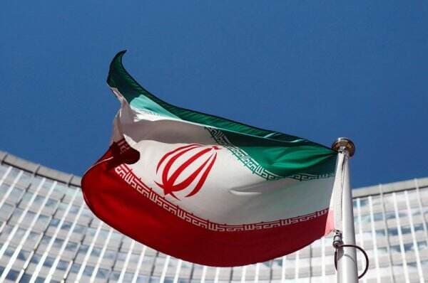 Iran Peringatkan Serangan yang Lebih Besar Jika israel Membalas 