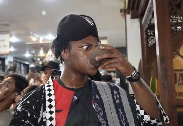 10 Momen IShowSpeed di Yogyakarta, Nyobain Jamu Hingga Tampil Bak ‘Mas-Mas’ Jawa 10 Momen IShowSpeed di Yogyakarta, Nyobain Jamu Hingga Tampil Bak ‘Mas-Mas’ Jawa