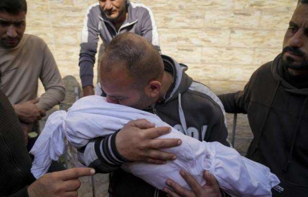 Israel Makin Brutal! Korban Tewas Warga Gaza Tembus 52.200 Orang Israel Makin Brutal! Korban Tewas Warga Gaza Tembus 52.200 Orang