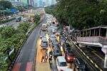 Jalan Gatsu Arah Slipi Macet Panjang sejak Siang Imbas Hujan Deras