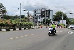 Siang Ini, Jalur Puncak One Way Arah Jakarta