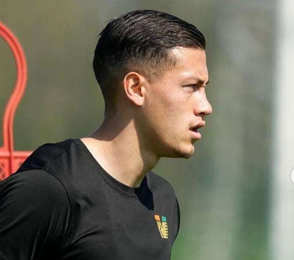 Kisah Jay Idzes, Kapten Timnas Indonesia yang Jadi Rebutan di Bursa Transfer Musim Panas 2025 Kisah Jay Idzes, Kapten Timnas Indonesia yang Jadi Rebutan di Bursa Transfer Musim Panas 2025