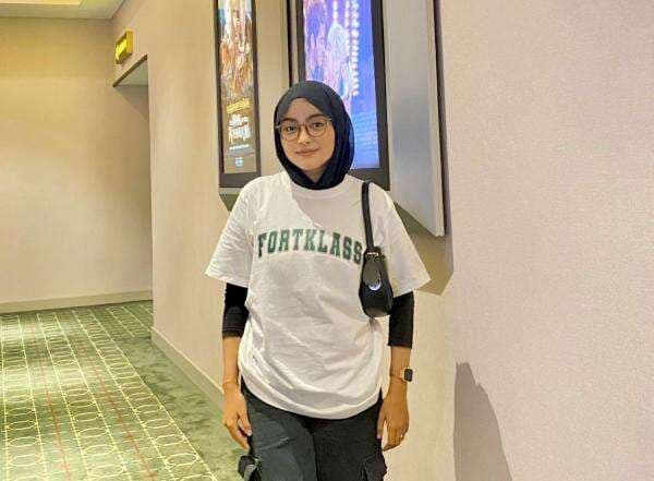 Borneo FC vs Persib Bandung: Bobotoh Cantik Jeni Marshanda Optimis Menang meski Maung Bandung Diterpa Badai Cedera Borneo FC vs Persib Bandung: Bobotoh Cantik Jeni Marshanda Optimis Menang meski Maung Bandung Diterpa Badai Cedera