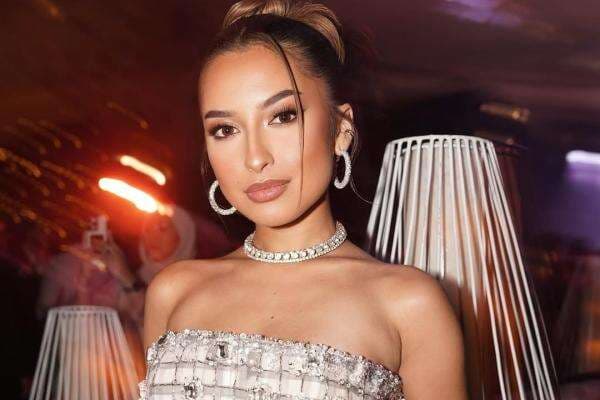 Reaksi Jennifer Coppen saat Dinyinyiri Netizen karena Gelar Melaspas: Saya Tidak Ganti Agama Reaksi Jennifer Coppen saat Dinyinyiri Netizen karena Gelar Melaspas: Saya Tidak Ganti Agama