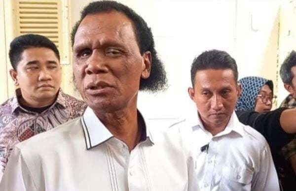 Hercules Pasang Badan soal Tudingan Ijazah Jokowi Palsu: Hanya Bikin Gaduh Hercules Pasang Badan soal Tudingan Ijazah Jokowi Palsu: Hanya Bikin Gaduh