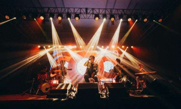 Juicy Luicy Ukir Sejarah, Album Nonfiksi Tembus 1 Miliar Stream Juicy Luicy Ukir Sejarah, Album Nonfiksi Tembus 1 Miliar Stream