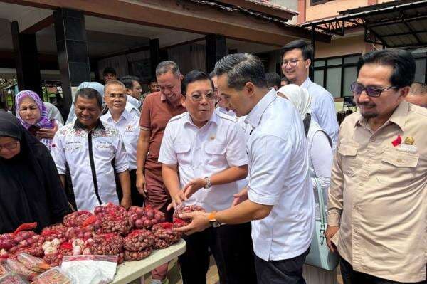 Kadin Gelar Gerakan Pangan Murah, Anindya Bakrie Dipuji Kepala Bapanas Kadin Gelar Gerakan Pangan Murah, Anindya Bakrie Dipuji Kepala Bapanas