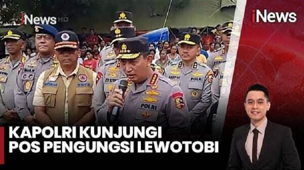 Momen Kapolri Temui Warga Korban Erupsi Gunung Lewotobi Laki-Laki di Pengungsian