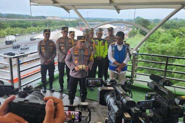 Kapolri: 54,2 Persen Kendaraan Tinggalkan Jakarta Mengarah ke Jawa Kapolri: 54,2 Persen Kendaraan Tinggalkan Jakarta Mengarah ke Jawa